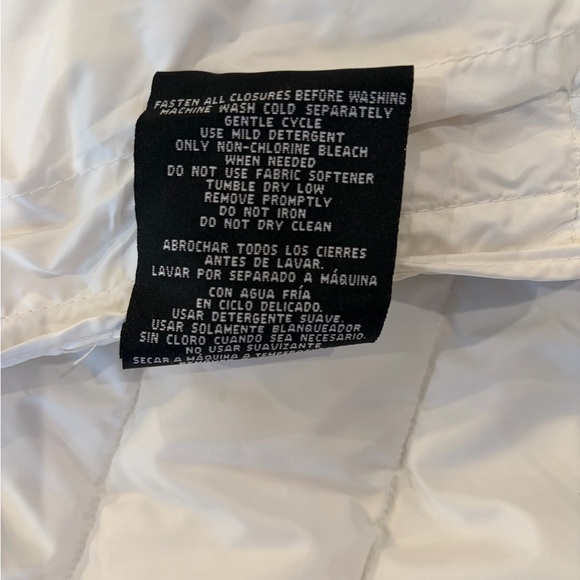 32 Degrees Tennis Custom LOVE White Sleeveless Puffer Vest Large Zipped Pockets - Picture 13 of 14